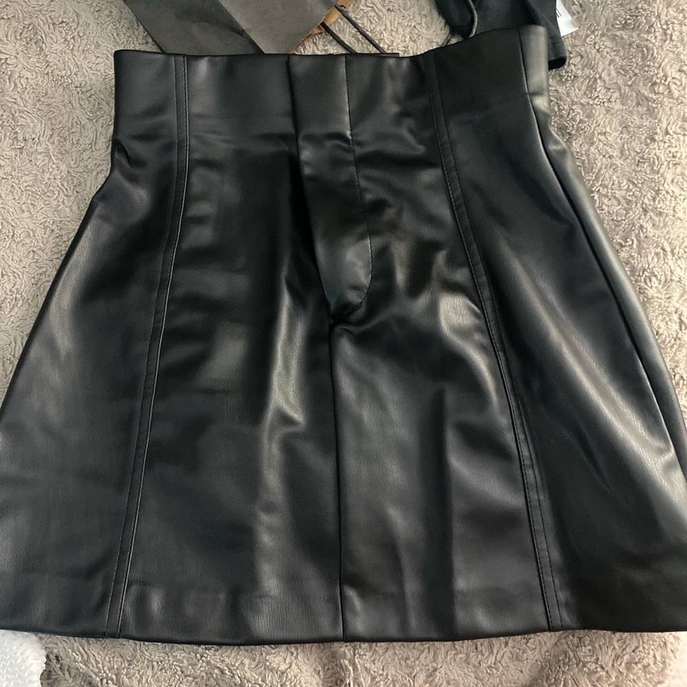 black skirt zara